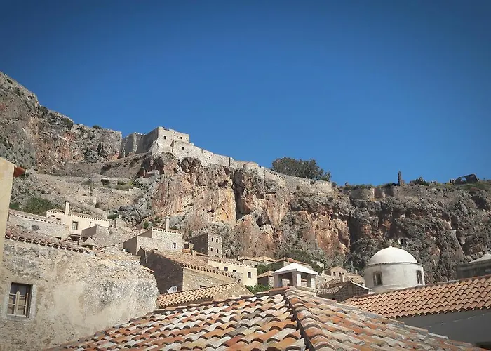 Pietra Πανσιόν Μονεμβασιά