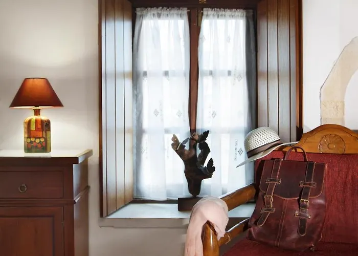 Pietra Πανσιόν 4*